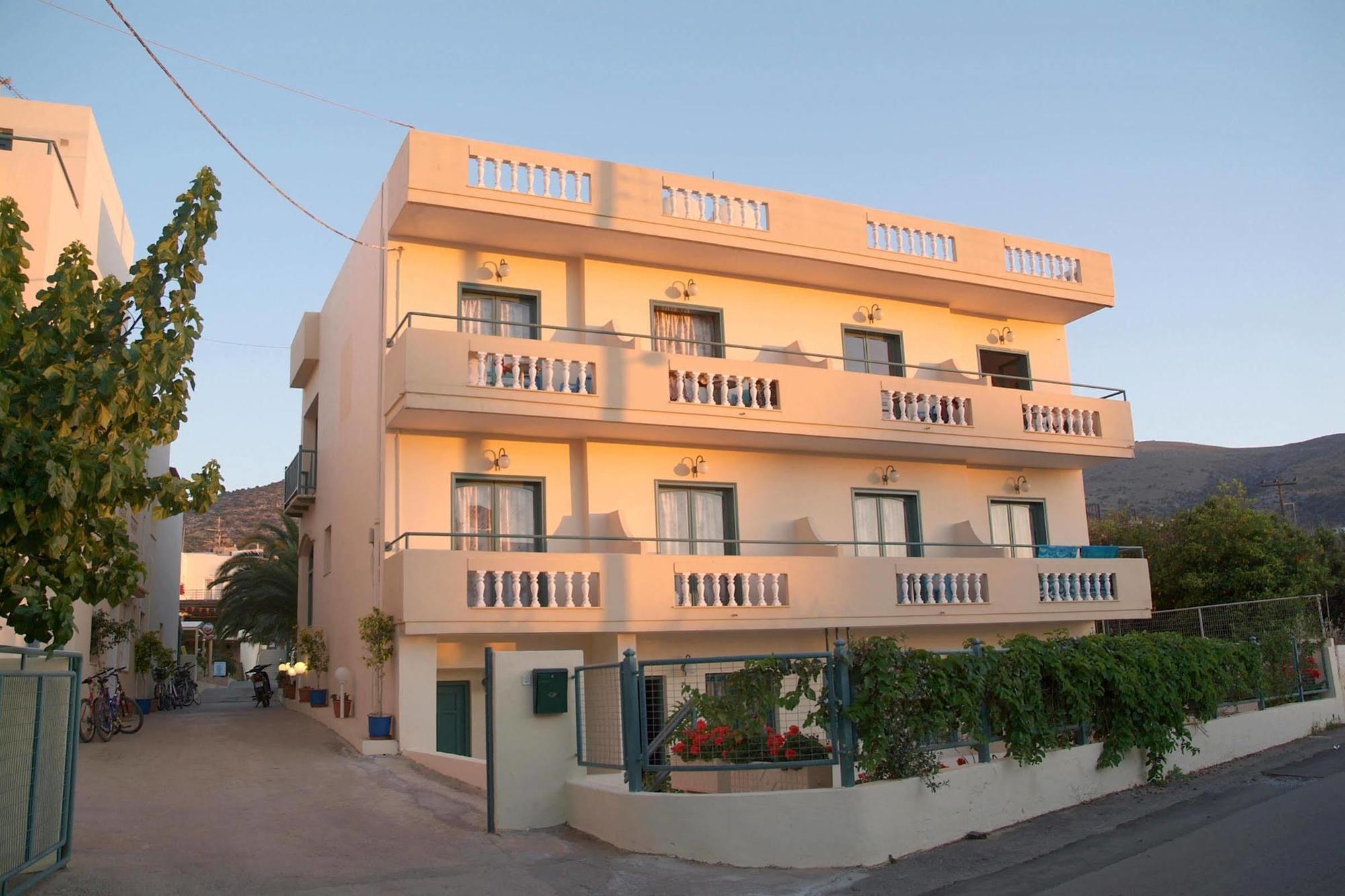 Theoni Apartments マリア エクステリア 写真