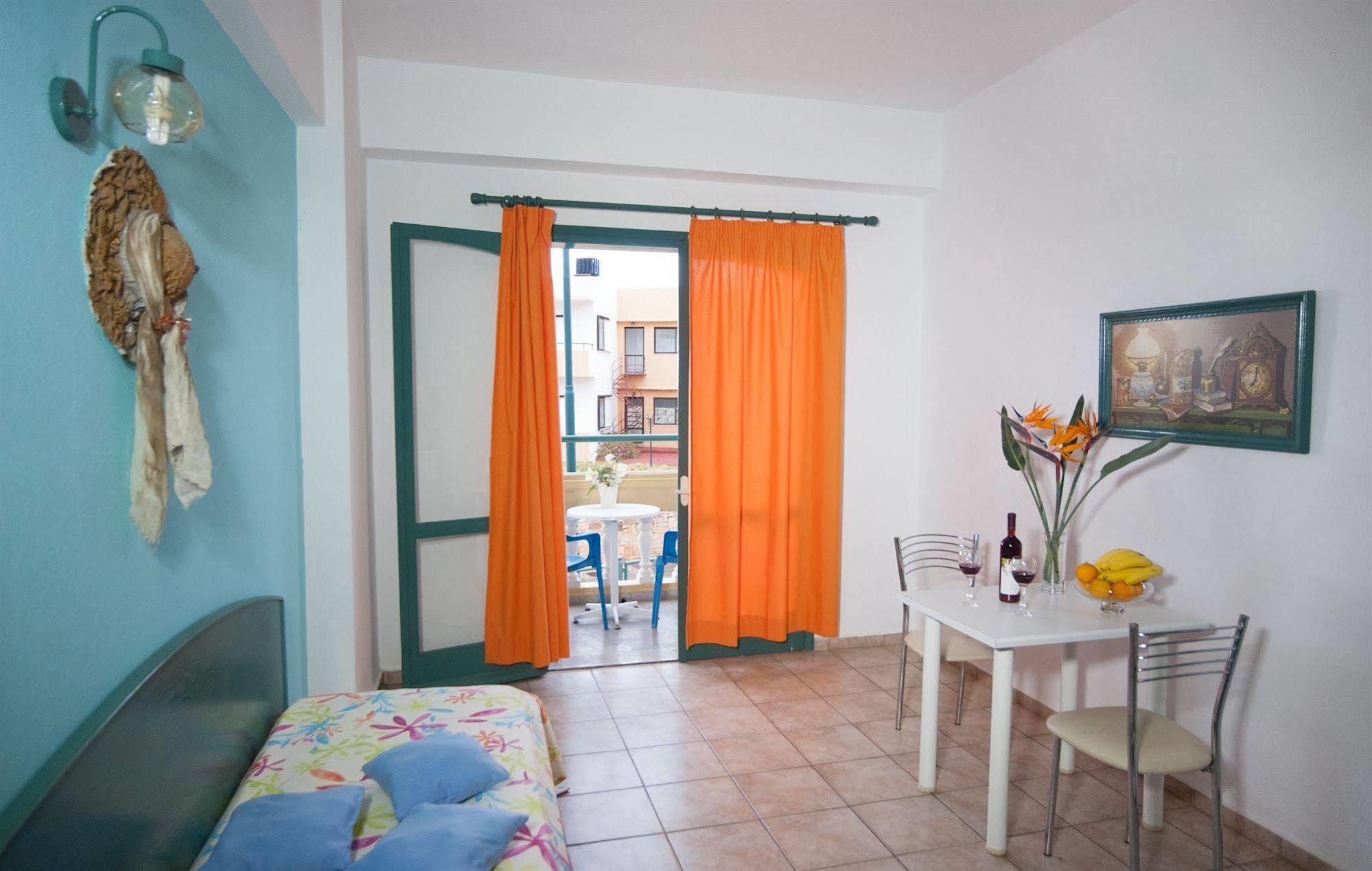 Theoni Apartments マリア エクステリア 写真